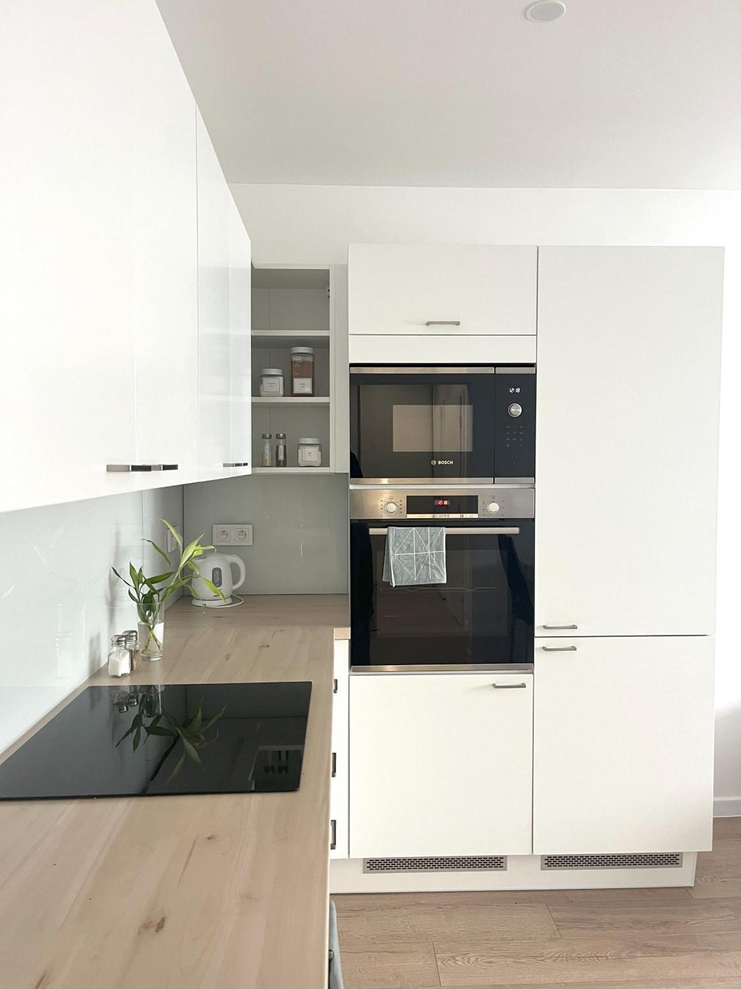 Elegant Escape Iii - Free Parking, Easy Access To Center Apartment *
