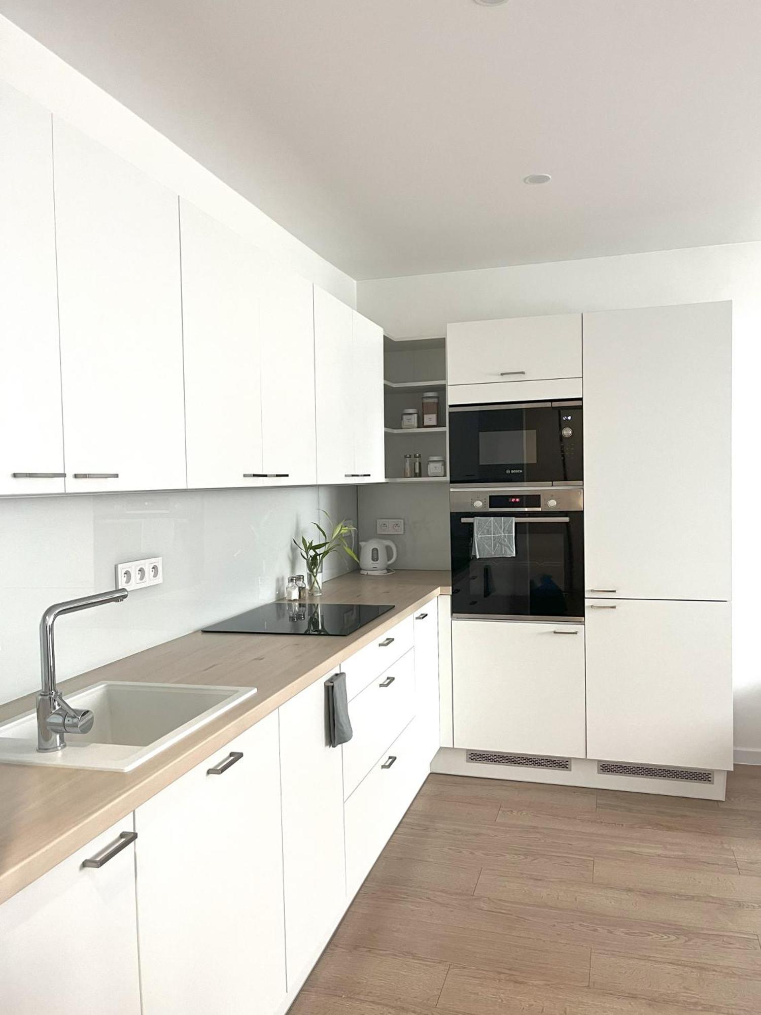 Apartment Elegant Escape Iii - Free Parking, Easy Access To Center *